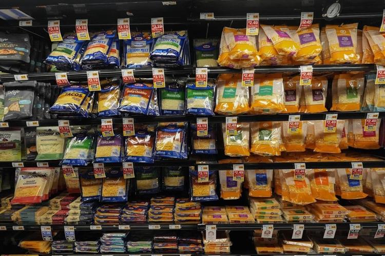 Earth Day: How one grocery shopper takes steps to avoid 'pointless plastic'