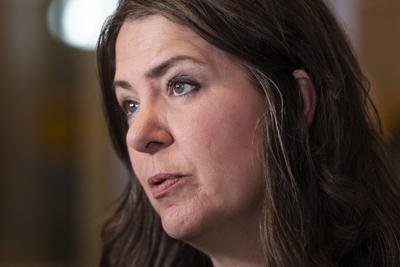 Alberta government announces indefinite freeze on industrial carbon price
