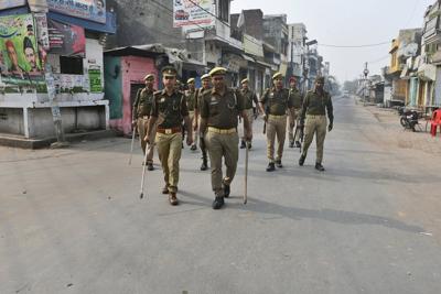 4 killed after a survey of a mosque sparks clashes in a northern Indian city