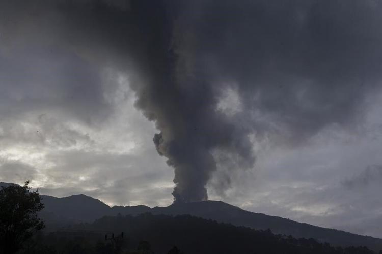 Indonesia’s Mount Marapi erupts again, leading to evacuations but no reported casualties