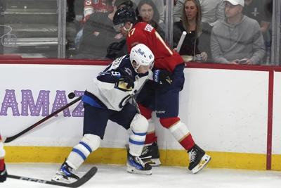Bobrovsky gets shutout, Panthers roll past NHL-leading Jets 5-0 to snap 2-game slide