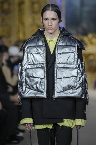 Armani, Kapoor bring tranquil close to Milan fashion week