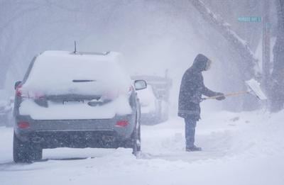 Winter storm system that brought traffic chaos to Prairies moves into Ontario, Quebec