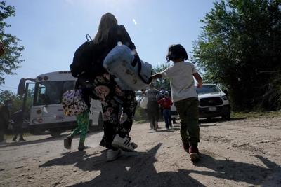 US will take in some Venezuelans, expel others to Mexico