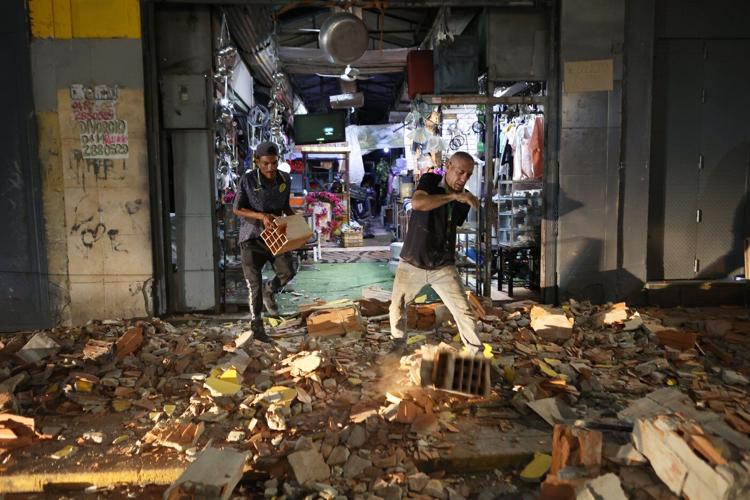 World leaders react with offers and solidarity after powerful quakes hit Venezuela
