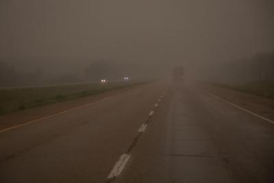 How many smoke-related deaths from wildfires are linked to climate change every year?