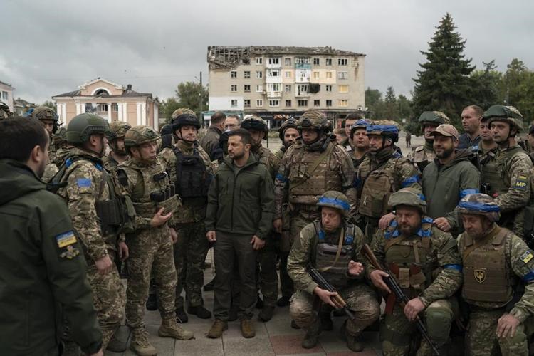 In unlikely wartime role, Zelenskyy inspires Ukraine's fight