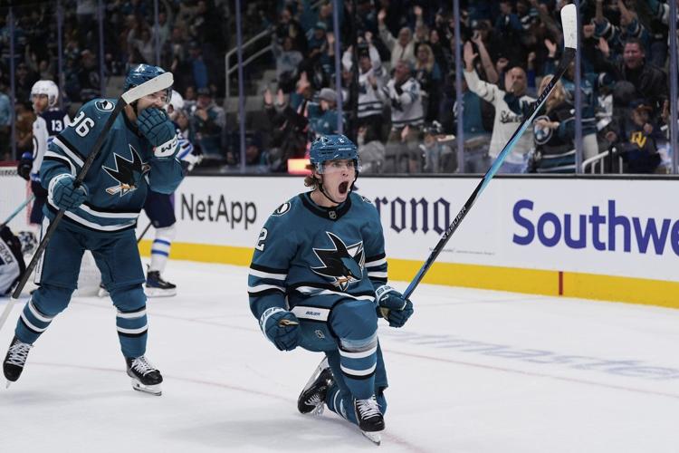 Will Smith scores tiebreaking goal late in 3rd period as Sharks beat Jets 2-1