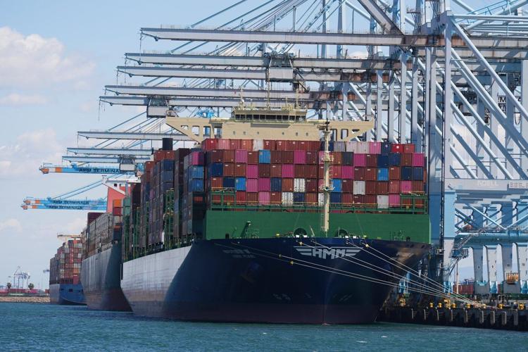 Here's what to know about nations considering the 1st global tax on emissions for shipping