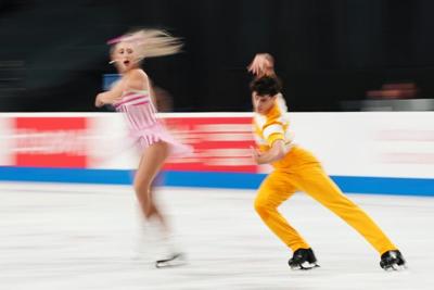 ϳԹ ice dance stars Gilles and Poirier in a groove heading into new season