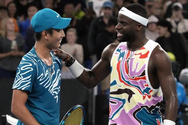 Hampered by bad hip, Rafael Nadal loses at Australian Open