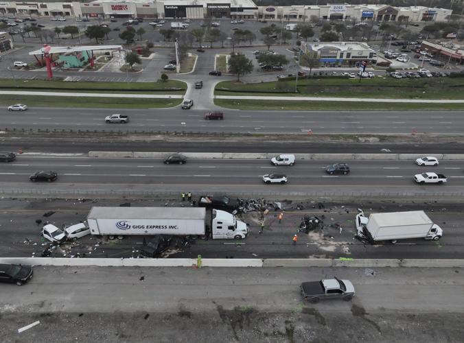 PHOTO COLLECTION: Texas Fatal Pileup