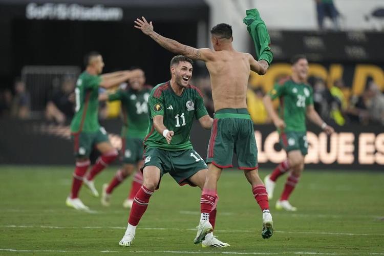 Mexico beats Panama 1-0 in CONCACAF Gold Cup final as �Ҿ���é�Ա�� scores 88th-minute goal