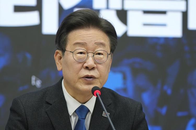 Why did Yoon's party lose in South Korea's elections and what troubles does he face now?