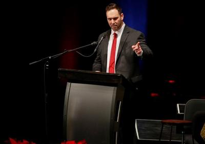 Son of late MP Jim Carr to seek Liberal party nomination to take over Winnipeg riding