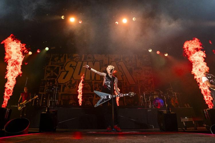 Amid flames, mosh pits and fury, Sum 41 blazes through farewell concert