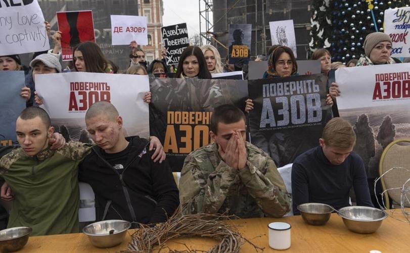 Some Ukrainians move Christmas to detach again from Russia