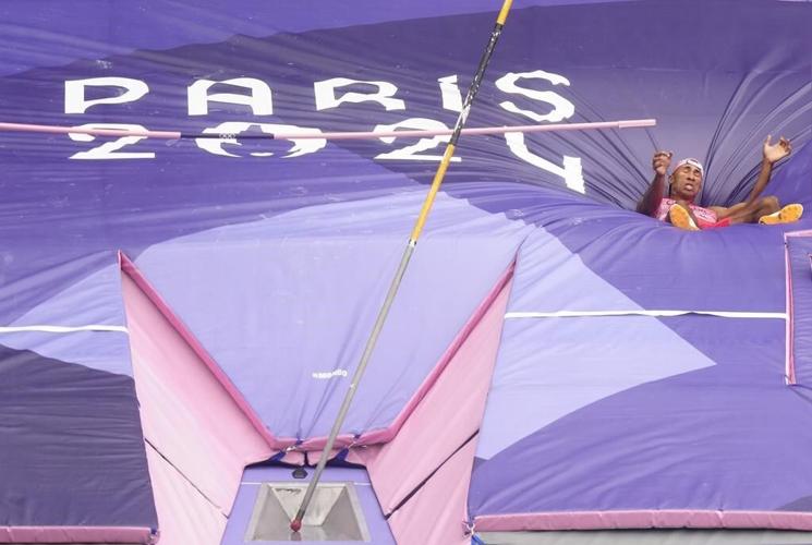 Silver lining for rowers, heartbreak for Warner in eventful Day 8 at Paris Olympics