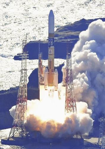 Japan launches rocket carrying lunar lander and X-ray telescope to explore origins of universe
