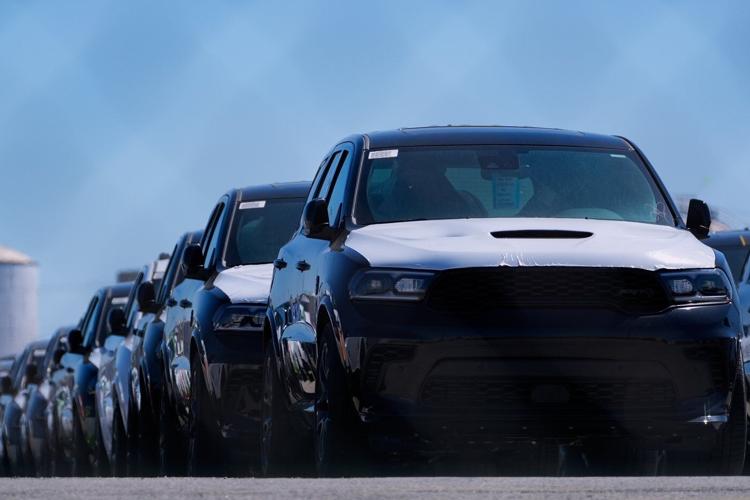 Trump plans to weaken vehicle mileage rules that limit air pollution