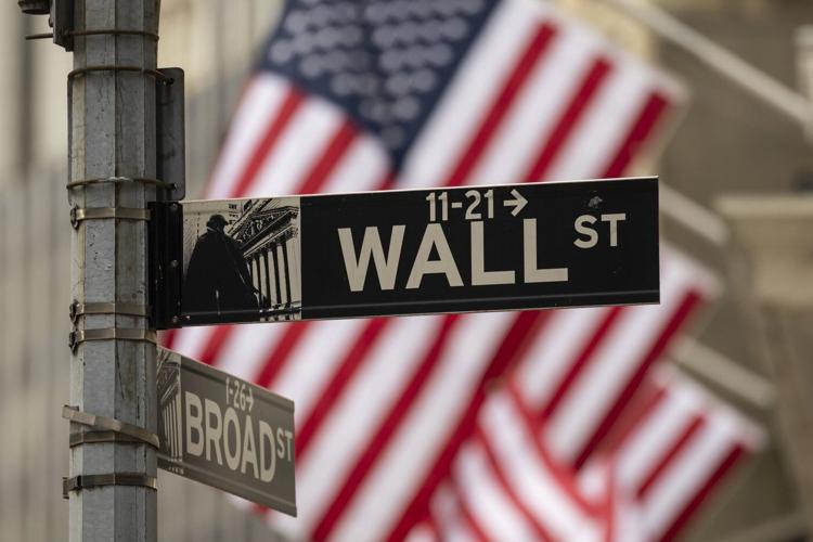 S&P/TSX composite up, U.S. stocks also higher in late-morning trading