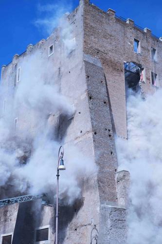 A Rome medieval tower partially collapses, badly injuring a worker and trapping another