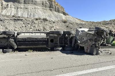 5 people killed in a 4-vehicle chain reaction crash on central Utah highway