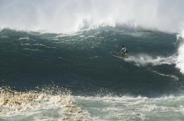 Lifeguard Luke Shepardson wins Hawaii surfing "Super Bowl"