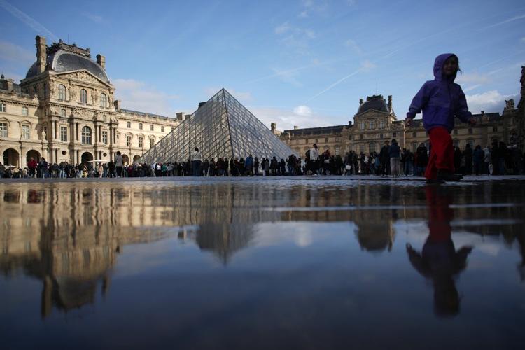 Paris police acknowledge major gaps in Louvre’s defenses after jewel theft