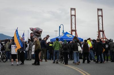 In the news today: Union serves strike notice to Canada Post