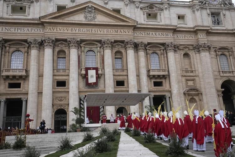 Pope Francis skips Palm Sunday homily at start of busy Holy Week that