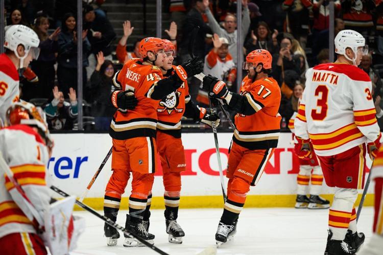 Strome scores against former team, Ducks' late-season skid extends to 5 games with 5-3 loss to Flames