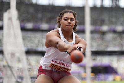 Defending world champion Rogers leading qualifier for women's hammer throw final