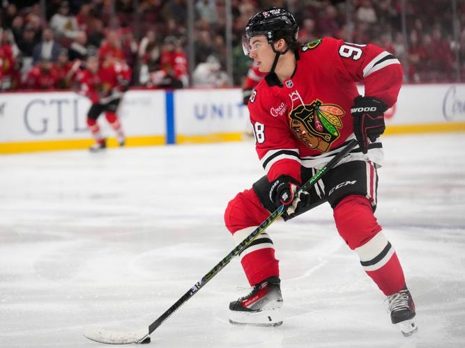 Backlund and Sharangovich lead Flames to 3-1 road win over Blackhawks