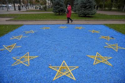 EU candidate Moldova to hold two pivotal votes as officials denounce Russian 'hybrid attacks'
