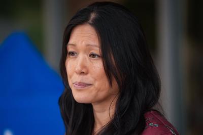 B.C. cabinet minister says she's 'fortunate' to have just half a dozen death threats
