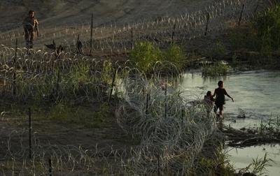Texas trooper's accounts of bloodied and fainting migrants on US-Mexico border unleashes criticism