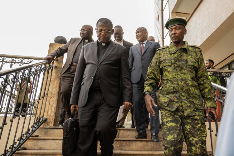 Rwanda-backed rebels claim to have seized a second airport in east Congo