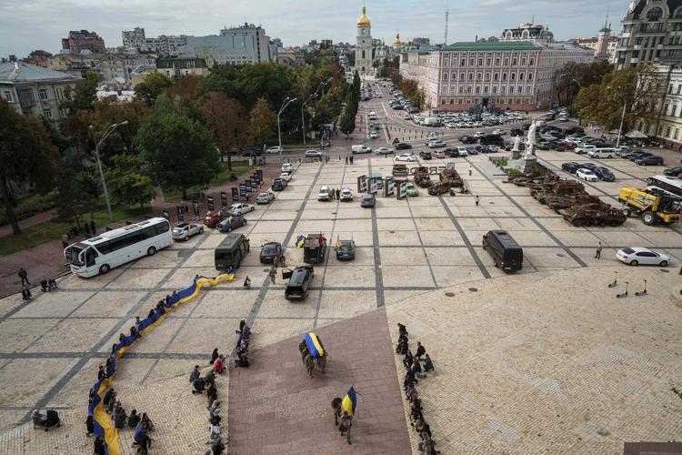 EU chief urges bloc members to sanction Russia's LNG exports