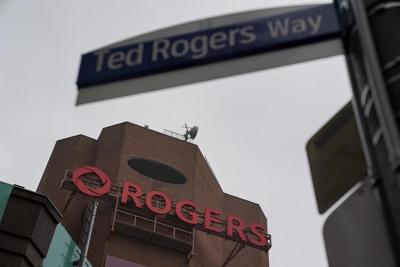 Le profit de Rogers grimpe grâce aux frais d'itinérance et aux revenus sportifs