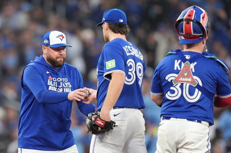 Mariners beat Blue Jays 10-3 to take 2-0 lead in AL Championship Series
