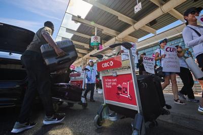 Air Canada flight attendants to wrap up vote on new contract today