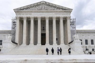 Supreme Court allows Texas to begin enforcing law that lets police arrest migrants at border