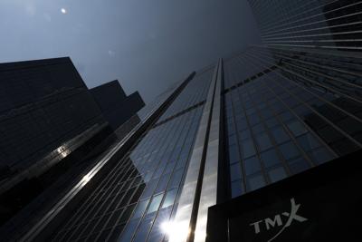 S&P/TSX composite slips, U.S. markets mixed
