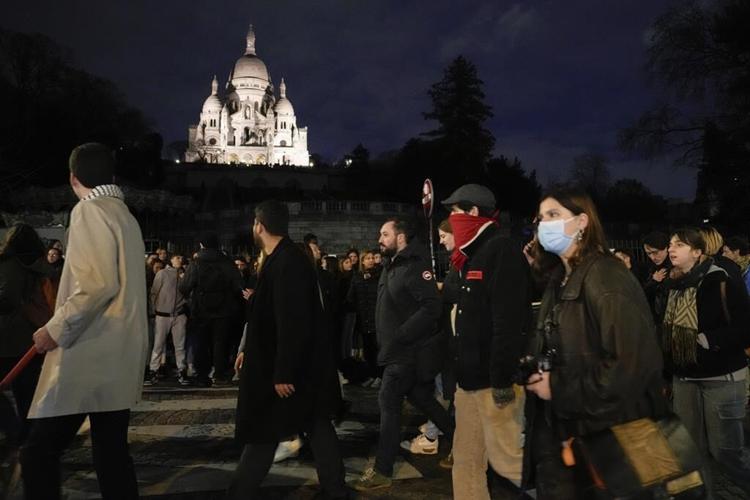 No red carpet: French unrest impacts King Charles III's trip