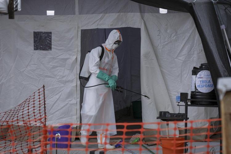 US officials advise travelers to be careful in Uganda because of Ebola
