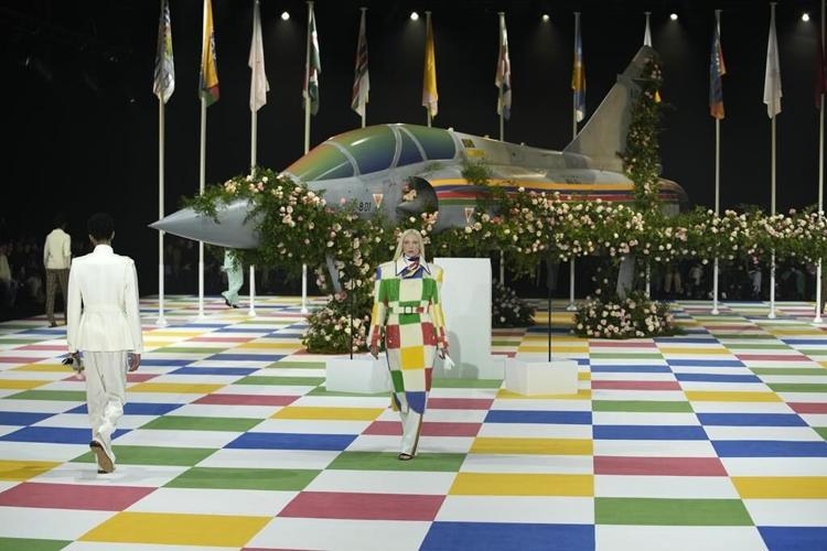 Loewe's minimalist Paris show explores Old Masters, boyhood