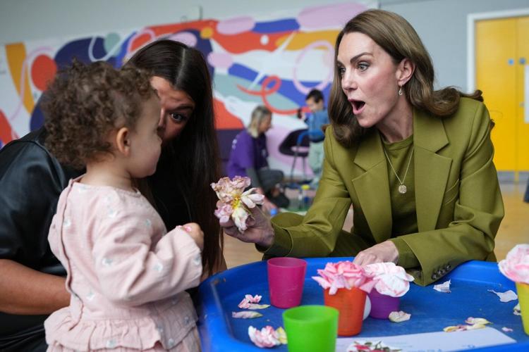 Princess of Wales suggests parents should put down the phone to combat social discontent