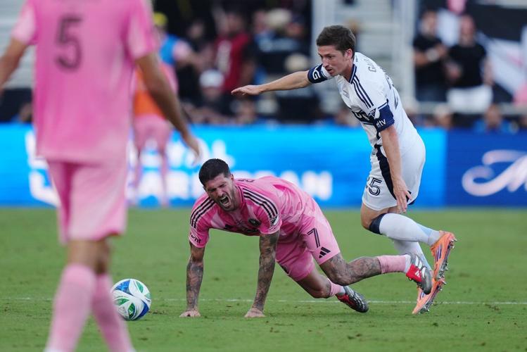 Vancouver Whitecaps captain Ryan Gauld to miss start of season after knee procedure