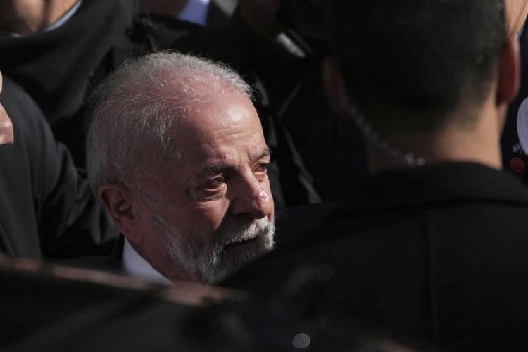 Brazil's Lula visits Fernández de Kirchner under house arrest in Argentina